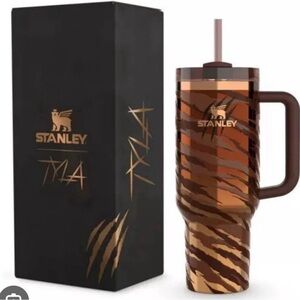 Stanley Tyla 40 oz tumbler new in box